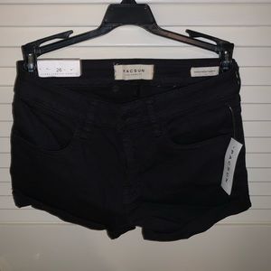 black pacsun shorts